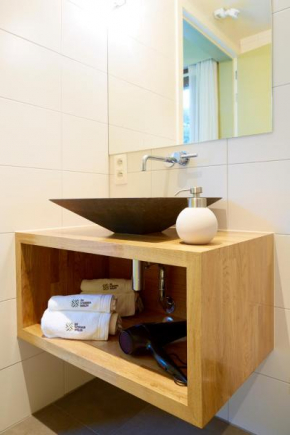 Отель De Steenen Molen B&B   Бухут